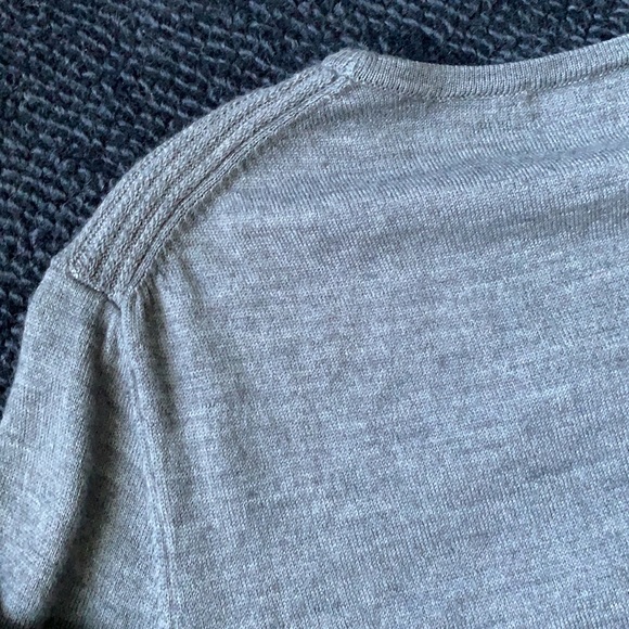 🩶CALVIN KLEIN Italian Yarn Grey Sweater - Picture 8 of 8